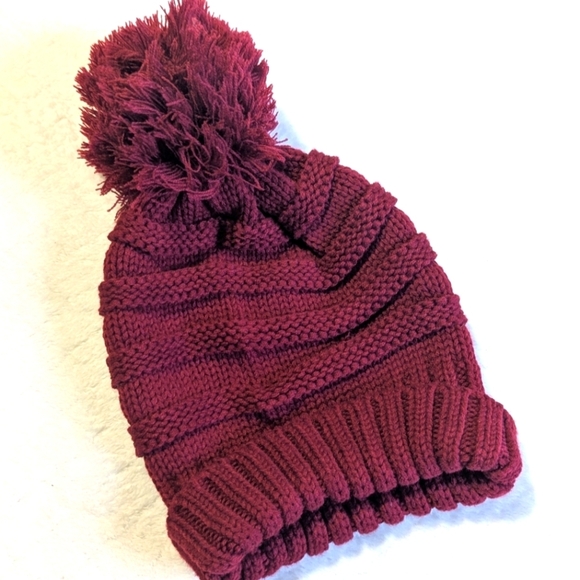 C.C Accessories - NWOT - C.C Burgundy Slouchy Knitted Winter Beanie/Hat w/ Pom Pom